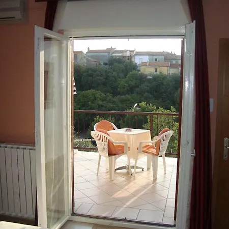 Studio Apartman Omisalj Exterior photo